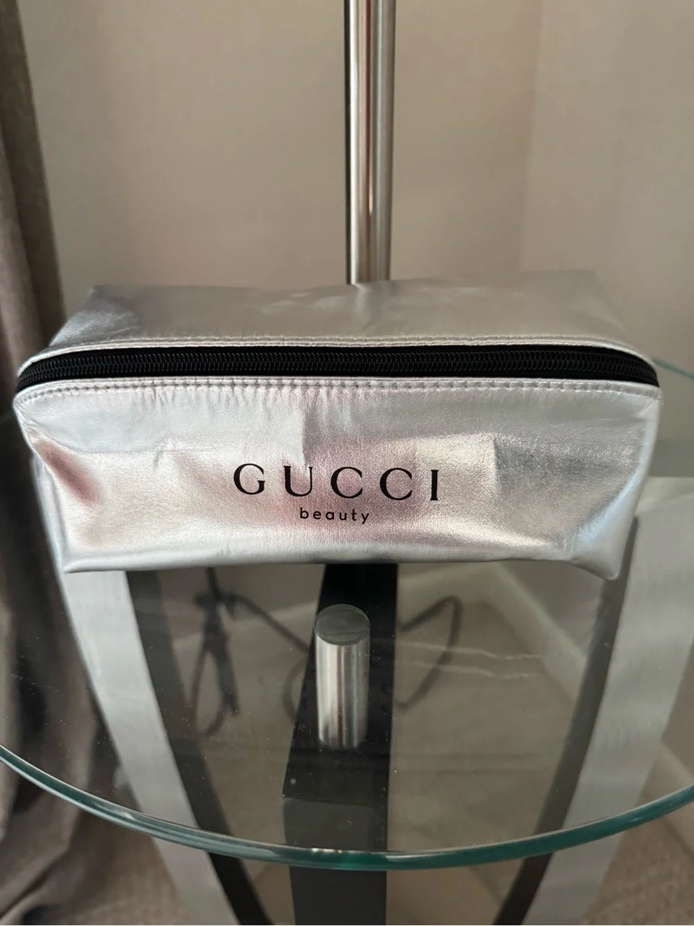 🩶GUCCI BEAUTY🩶Silver Metallic Cosmetic Pouch and beautiful lipstick #517